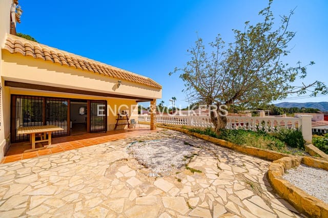 7 slaapkamer Villa te koop in La Nucia met zwembad garage - € 775.000 (Ref: 9737132)