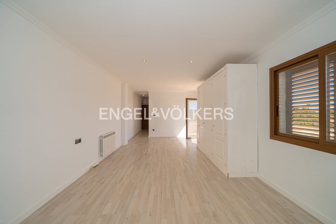 7 soverom Villa til salgs i La Nucia med svømmebasseng garasje - € 750 000 (Ref: 9737132)