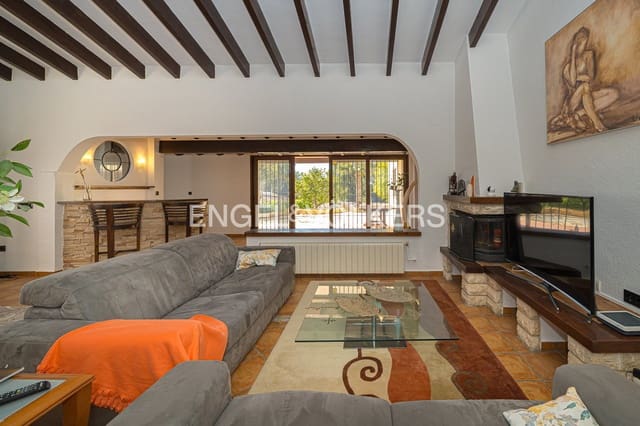 7 bedroom Villa for sale in La Nucia Pueblo  , La Nucia with pool garage - € 750,000 (Ref: 9737132)