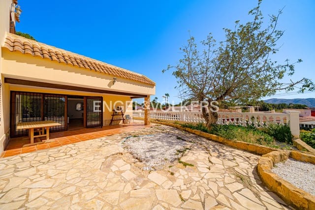 7 bedroom Villa for sale in La Nucia Pueblo  , La Nucia with pool garage - € 750,000 (Ref: 9737132)
