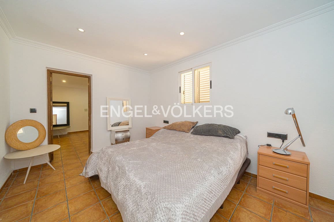 7 soverom Villa til salgs i La Nucia med svømmebasseng garasje - € 750 000 (Ref: 9737132)