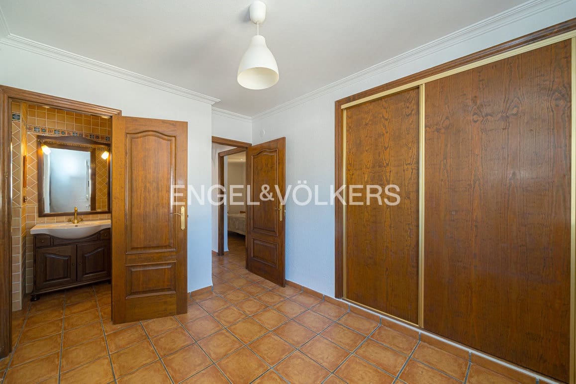 7 soverom Villa til salgs i La Nucia med svømmebasseng garasje - € 750 000 (Ref: 9737132)