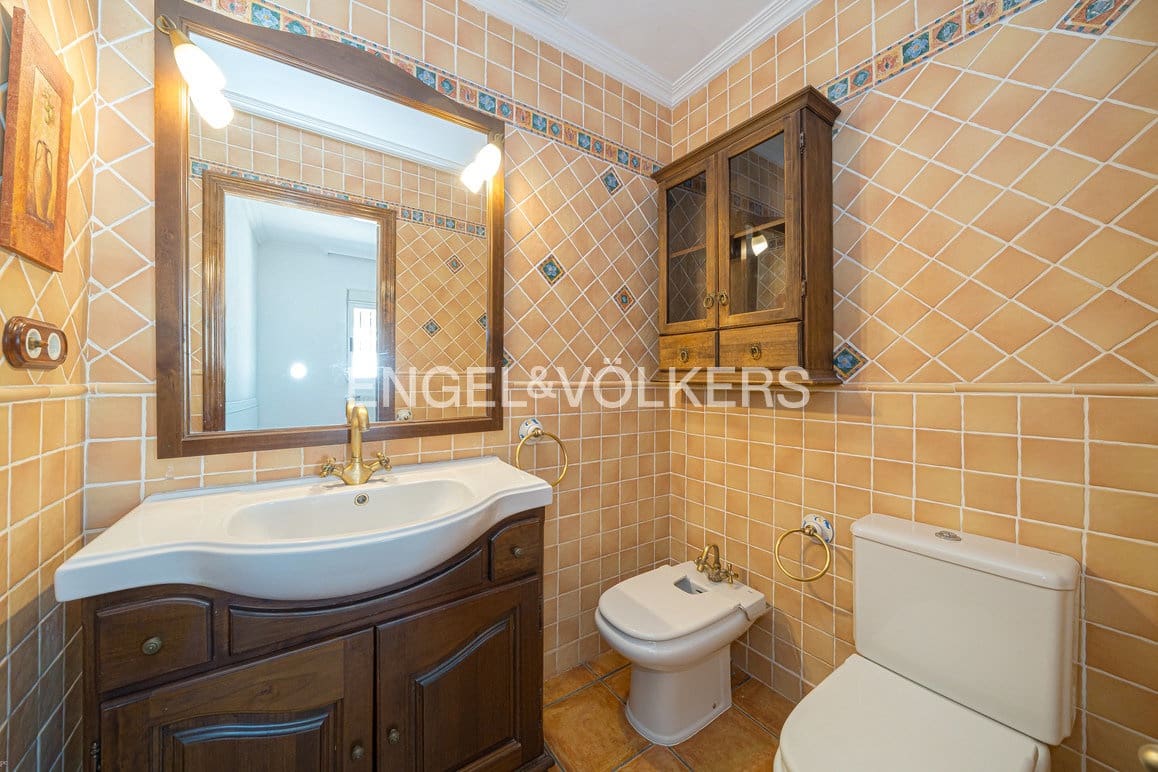 7 soverom Villa til salgs i La Nucia med svømmebasseng garasje - € 750 000 (Ref: 9737132)