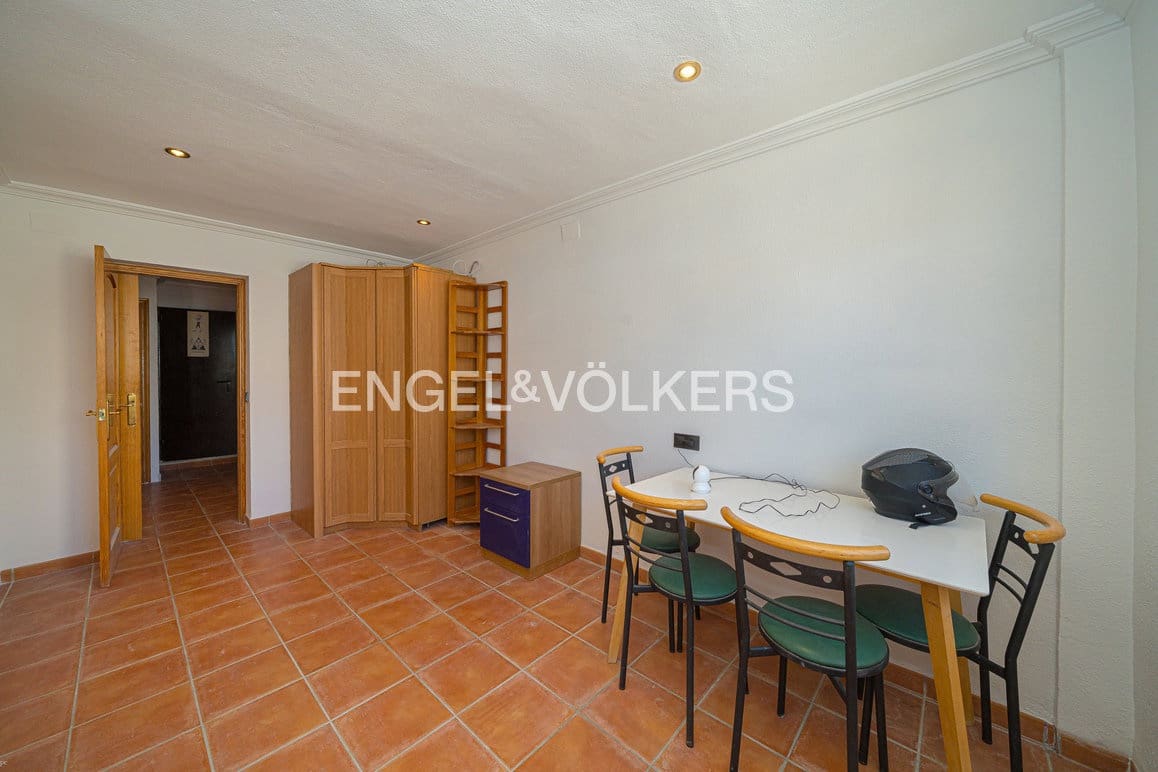 7 soverom Villa til salgs i La Nucia med svømmebasseng garasje - € 750 000 (Ref: 9737132)