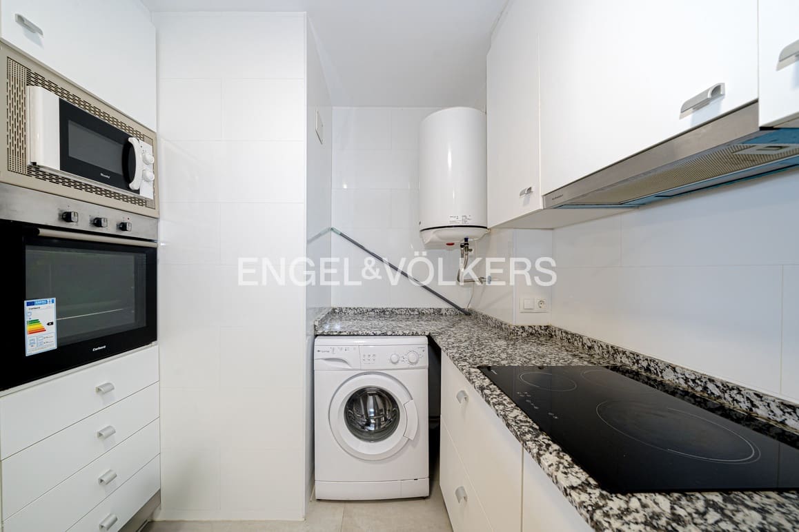 2 bedroom Apartment for rent in Benidorm with pool garage - € 1,500 (Ref: 9770990)