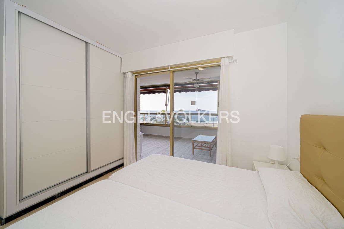 2 bedroom Apartment for rent in Benidorm with pool garage - € 1,500 (Ref: 9770990)