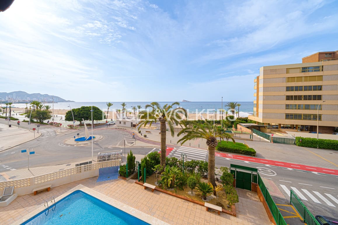 2 bedroom Apartment for rent in Benidorm with pool garage - € 1,500 (Ref: 9770990)
