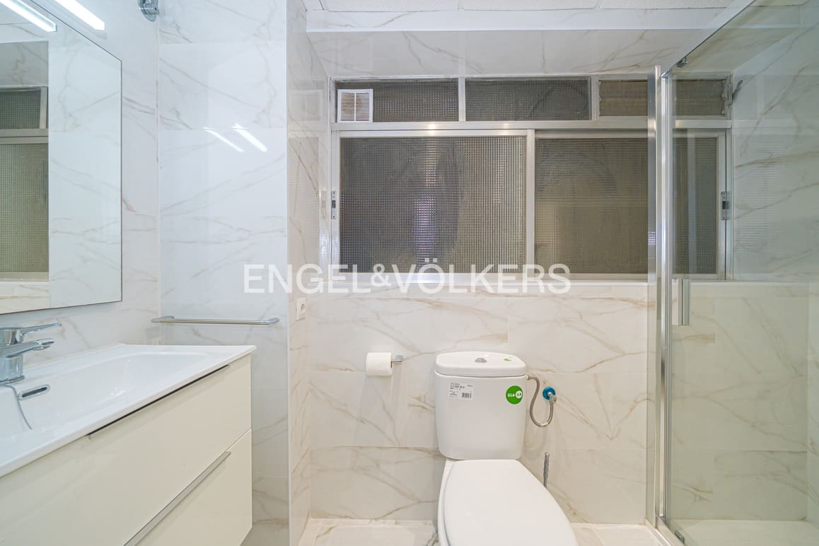 2 bedroom Apartment for rent in Benidorm with pool garage - € 1,500 (Ref: 9770990)