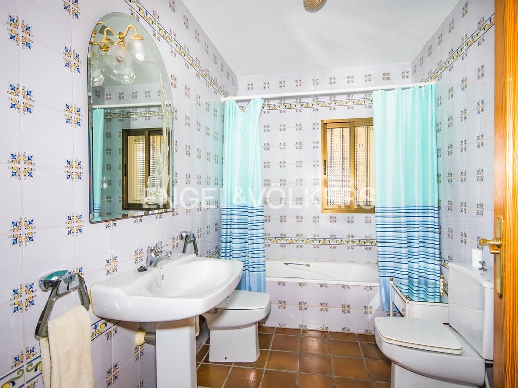 10 makuuhuone Huvila myytävänä paikassa La Nucia mukana uima-altaan 
autotalli - 1 950 000 € (Ref: 9778648)