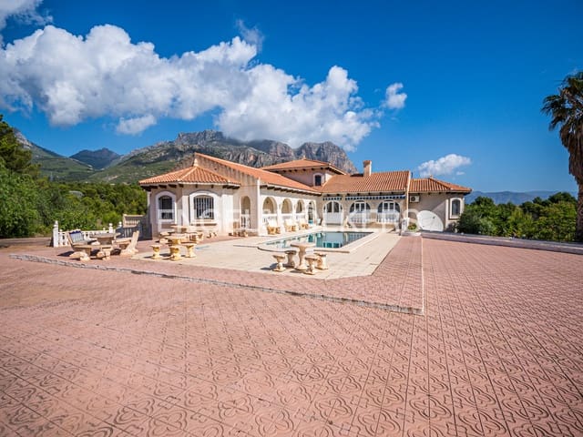 10 sovrum Villa till salu i La Nucia med pool garage - 1 950 000 € (Ref: 9778648)