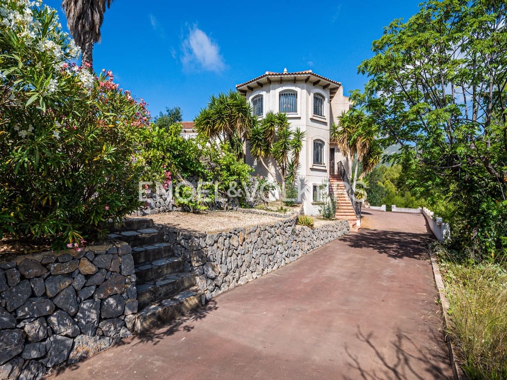 10 makuuhuone Huvila myytävänä paikassa La Nucia mukana uima-altaan 
autotalli - 1 950 000 € (Ref: 9778648)