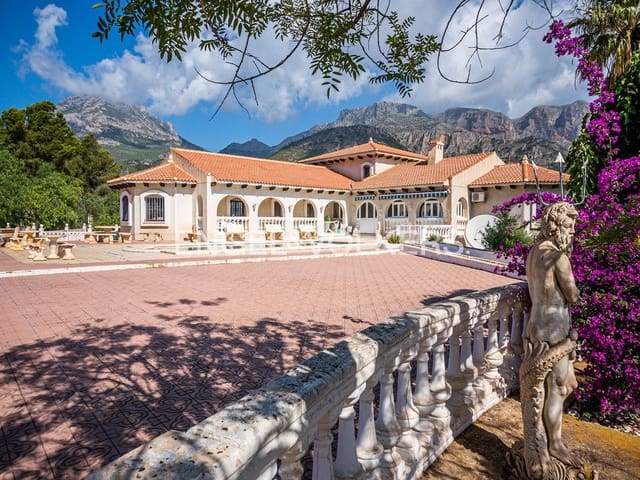 10 camera da letto Villa in vendita in La Nucia Pueblo  , La Nucia con piscina garage - 1.950.000 € (Rif: 9778648)