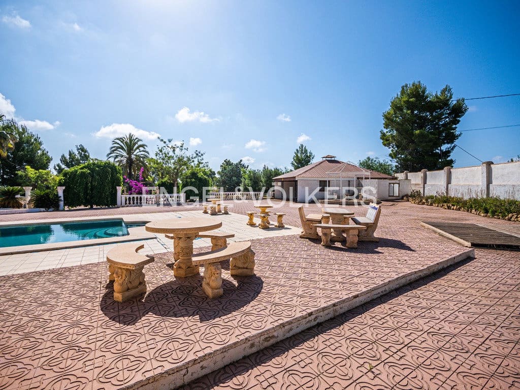 10 slaapkamer Villa te koop in La Nucia met zwembad garage - € 1.950.000 (Ref: 9778648)