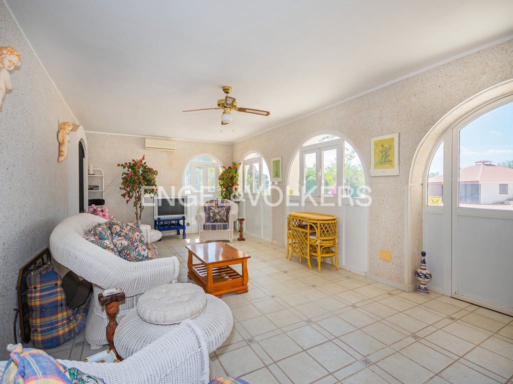 10 slaapkamer Villa te koop in La Nucia met zwembad garage - € 1.950.000 (Ref: 9778648)