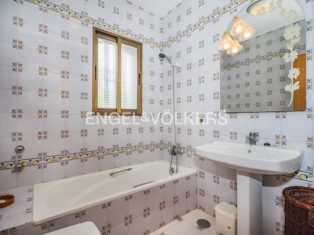 10 slaapkamer Villa te koop in La Nucia met zwembad garage - € 1.950.000 (Ref: 9778648)