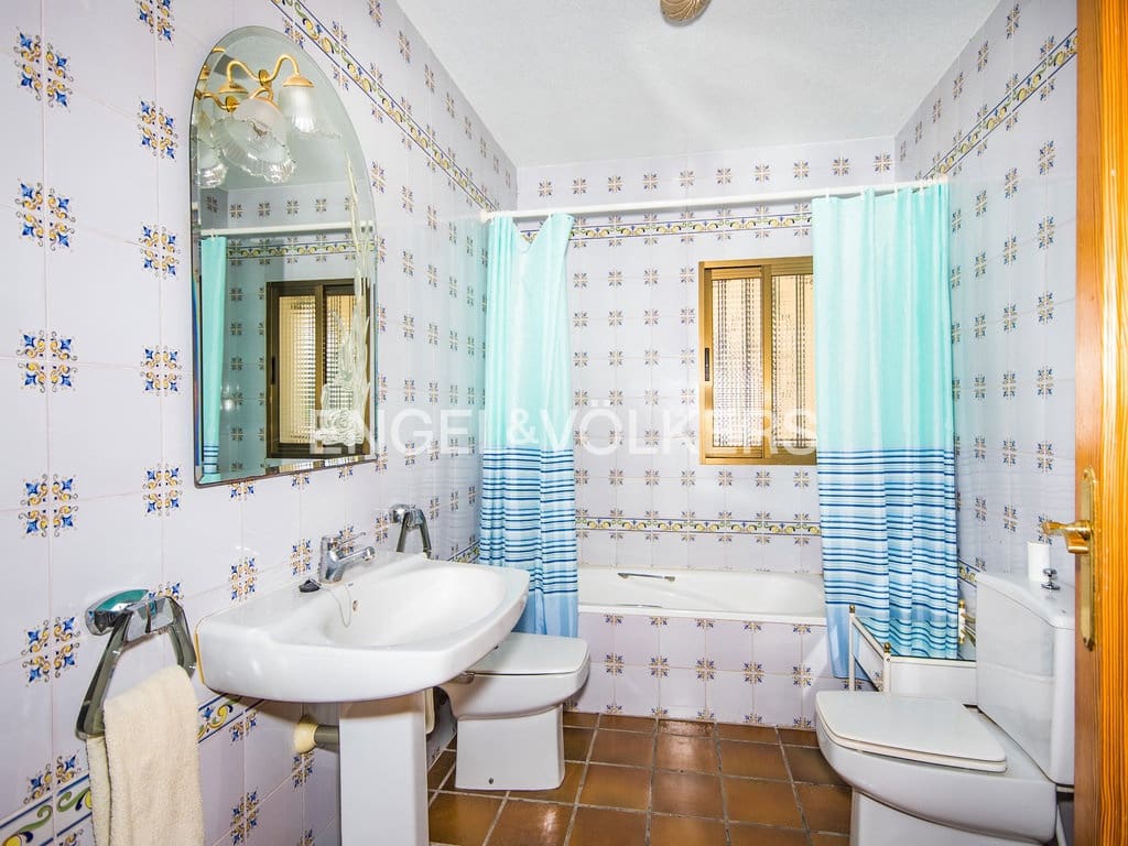 10 slaapkamer Villa te koop in La Nucia met zwembad garage - € 1.950.000 (Ref: 9778648)