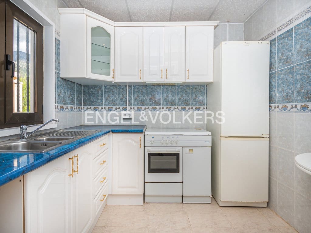 10 slaapkamer Villa te koop in La Nucia met zwembad garage - € 1.950.000 (Ref: 9778648)