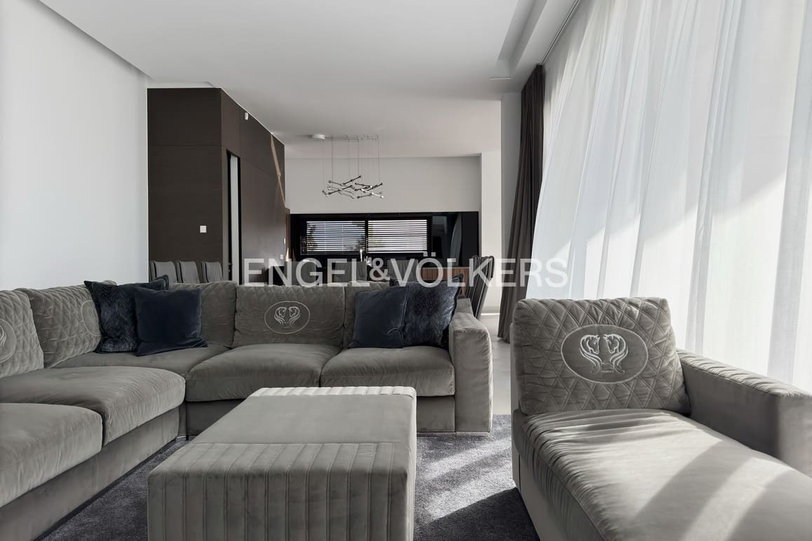 3 bedroom Villa for sale in Finestrat with pool garage - € 2,500,000 (Ref: 9778886)