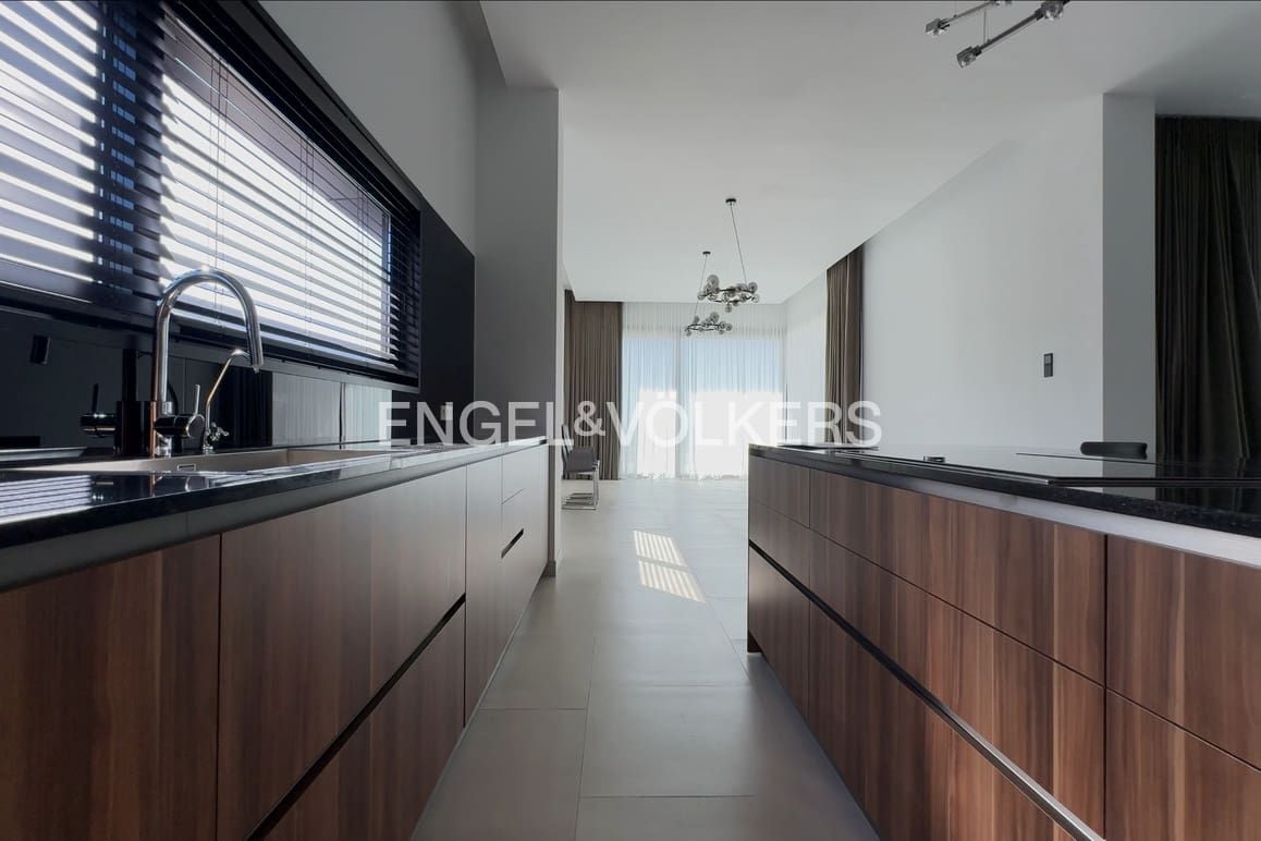 3 bedroom Villa for sale in Finestrat with pool garage - € 2,500,000 (Ref: 9778886)