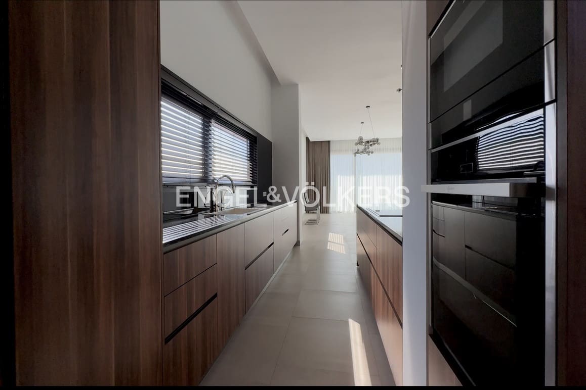 3 bedroom Villa for sale in Finestrat with pool garage - € 2,500,000 (Ref: 9778886)