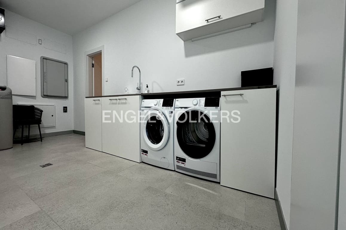 3 bedroom Villa for sale in Finestrat with pool garage - € 2,500,000 (Ref: 9778886)