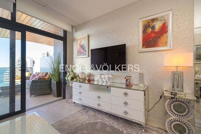 Apartamento de 2 habitaciones en Benidorm en venta con piscina garaje - 695.000 € (Ref: 9779077)