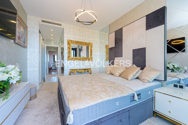 Apartamento de 2 habitaciones en Benidorm en venta con piscina garaje - 695.000 € (Ref: 9779077)