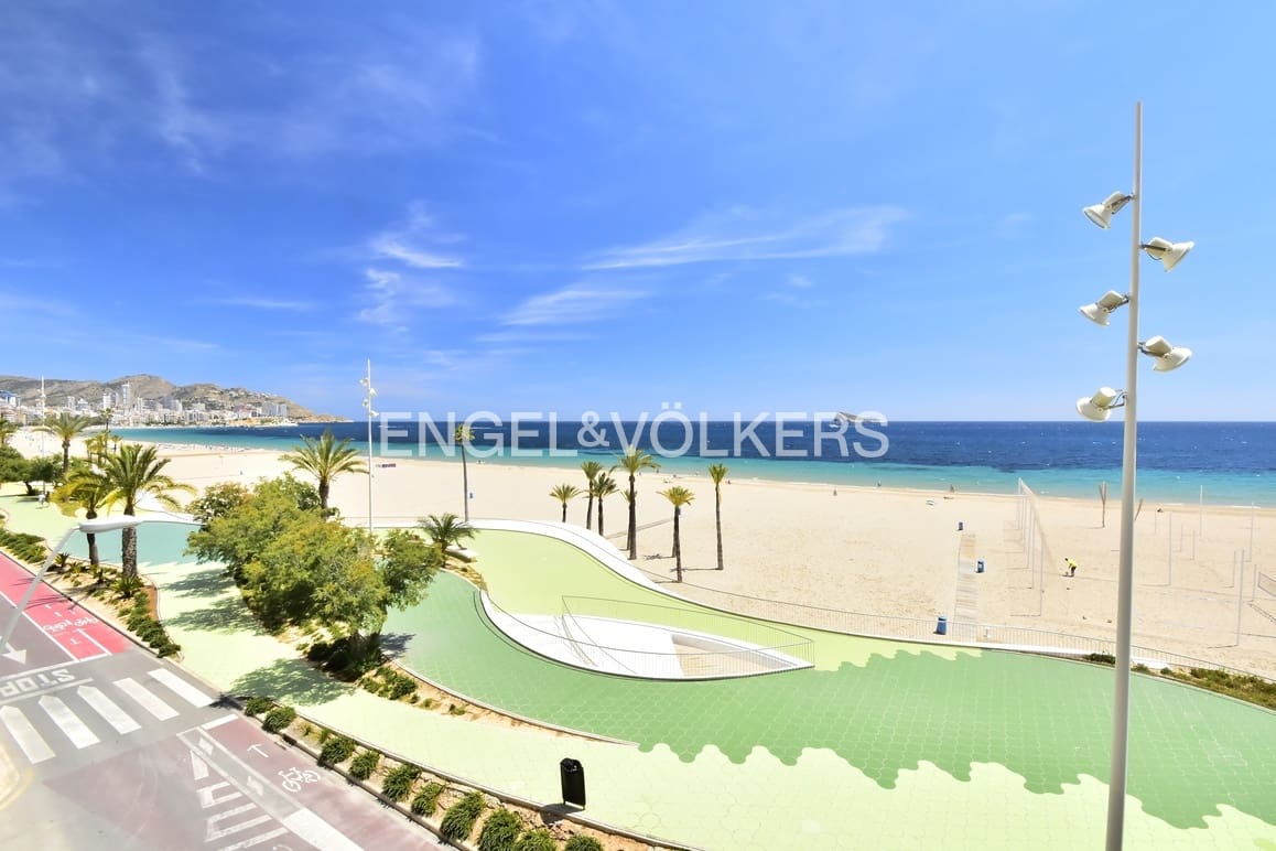 2 sypialnia Apartament na sprzedaż w Benidorm z basenem garażem - 695 000 € (Ref: 9779077)