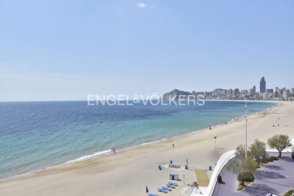 2 sypialnia Apartament na sprzedaż w Benidorm z basenem garażem - 695 000 € (Ref: 9779077)