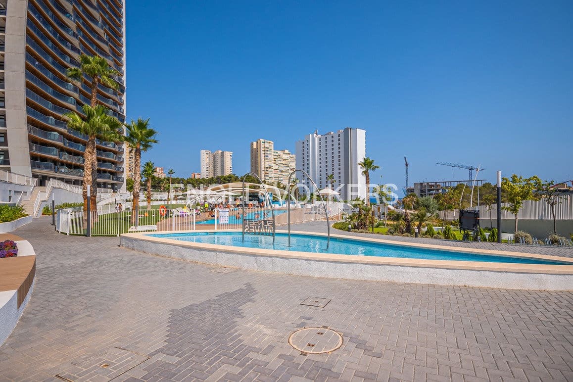 2 sypialnia Apartament na sprzedaż w Benidorm z basenem garażem - 695 000 € (Ref: 9779077)