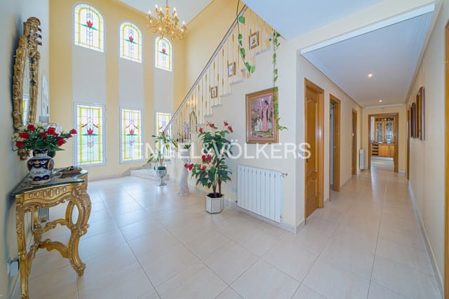 7 soverom Villa til salgs i Benidorm med svømmebasseng garasje - € 1 635 000 (Ref: 9789436)