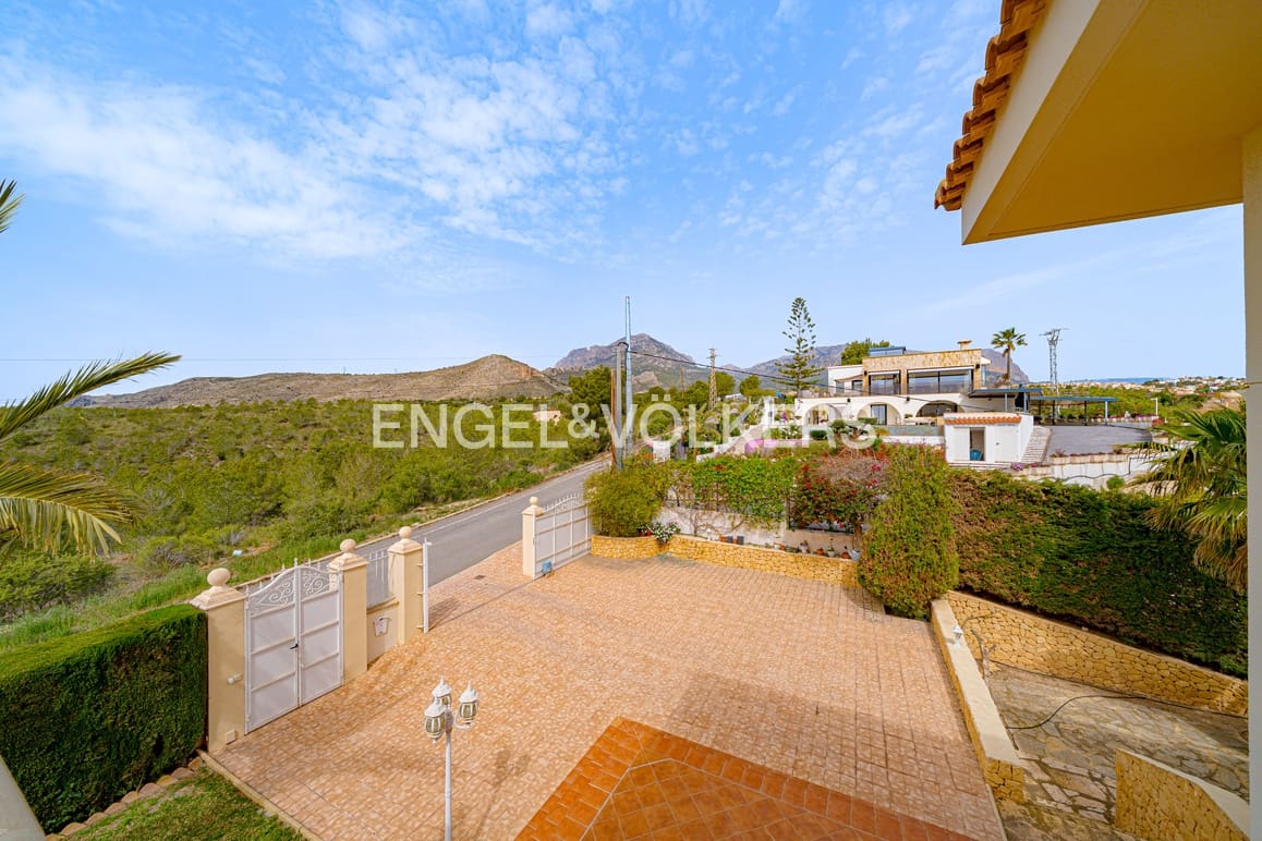 7 soveværelse Villa til salg i Benidorm med swimmingpool garage - € 1.635.000 (Ref: 9789436)