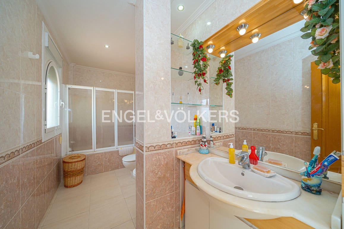 7 soverom Villa til salgs i Benidorm med svømmebasseng garasje - € 1 635 000 (Ref: 9789436)