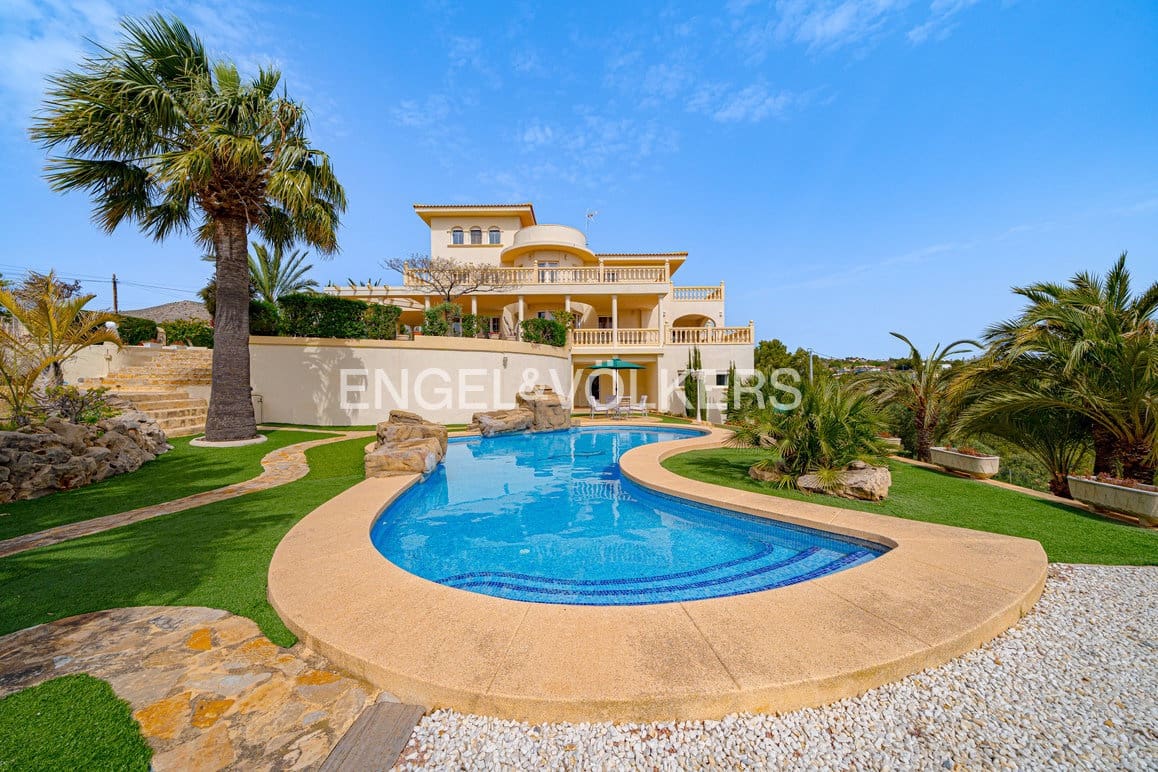 7 soverom Villa til salgs i Benidorm med svømmebasseng garasje - € 1 635 000 (Ref: 9789436)