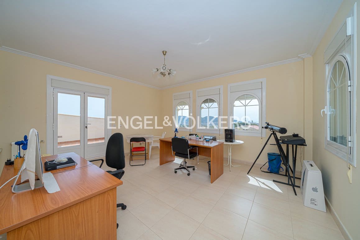 7 soverom Villa til salgs i Benidorm med svømmebasseng garasje - € 1 635 000 (Ref: 9789436)