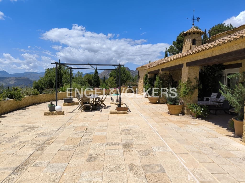 5 soveværelse Villa til salg i Finestrat med swimmingpool garage - € 1.395.000 (Ref: 9802869)