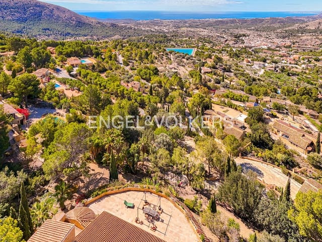 5 sovrum Villa till salu i Finestrat Pueblo, Finestrat med pool garage - 1 395 000 € (Ref: 9802869)