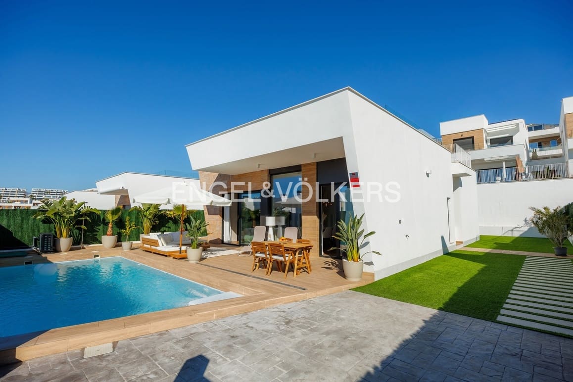 4 soverom Villa til salgs i Finestrat med svømmebasseng garasje - € 795 000 (Ref: 9807169)