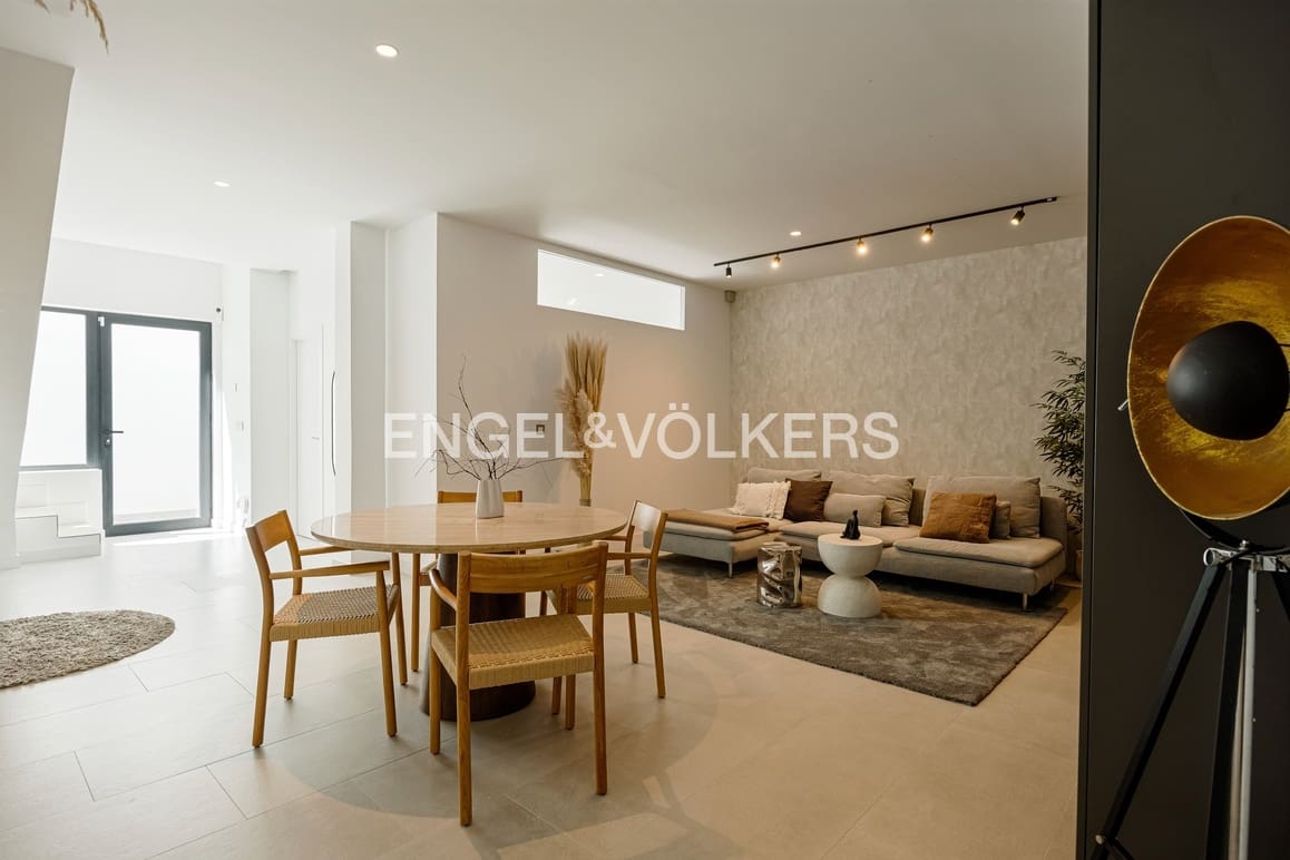 4 soverom Villa til salgs i Finestrat med svømmebasseng garasje - € 795 000 (Ref: 9807169)