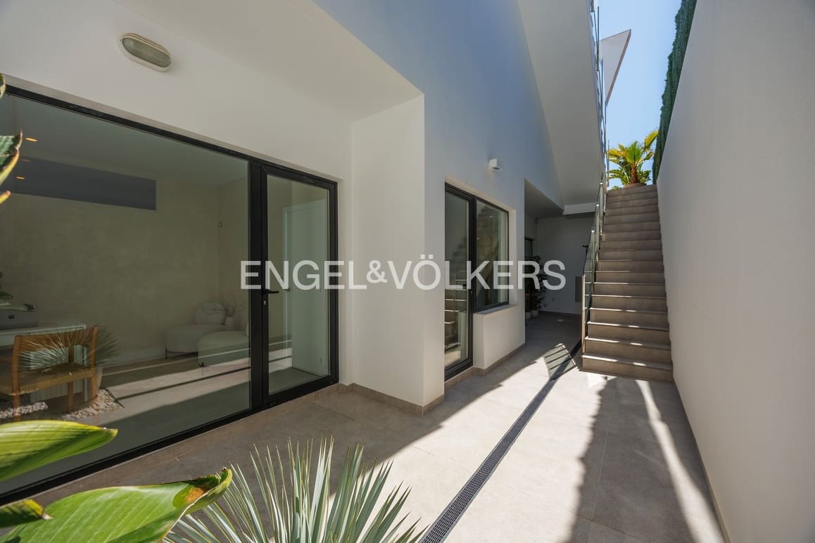 4 soverom Villa til salgs i Finestrat med svømmebasseng garasje - € 795 000 (Ref: 9807169)