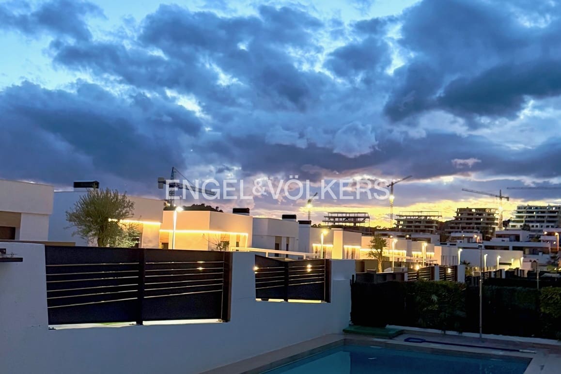 4 soverom Villa til salgs i Finestrat med svømmebasseng garasje - € 795 000 (Ref: 9807169)