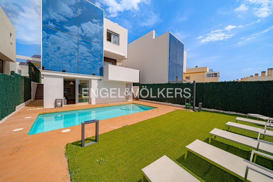 3 soveværelse Villa til salg i Finestrat med swimmingpool garage - € 625.000 (Ref: 9809825)