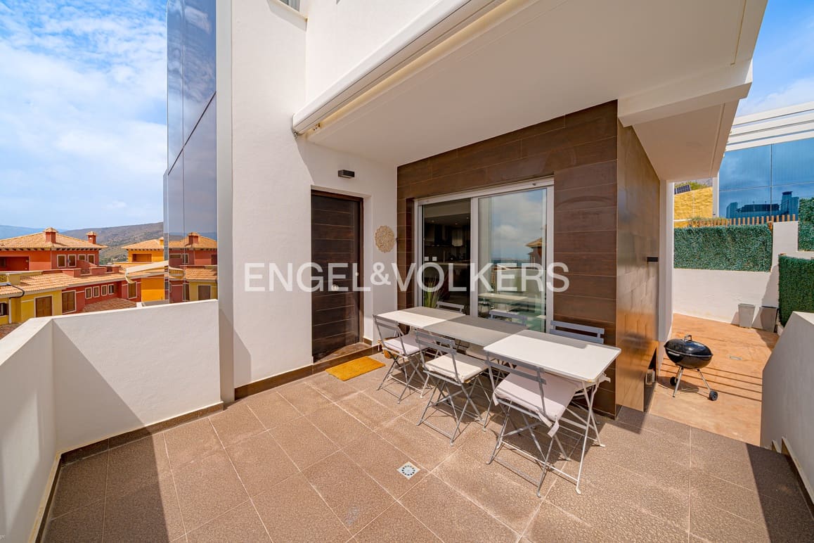 3 soveværelse Villa til salg i Finestrat med swimmingpool garage - € 625.000 (Ref: 9809825)