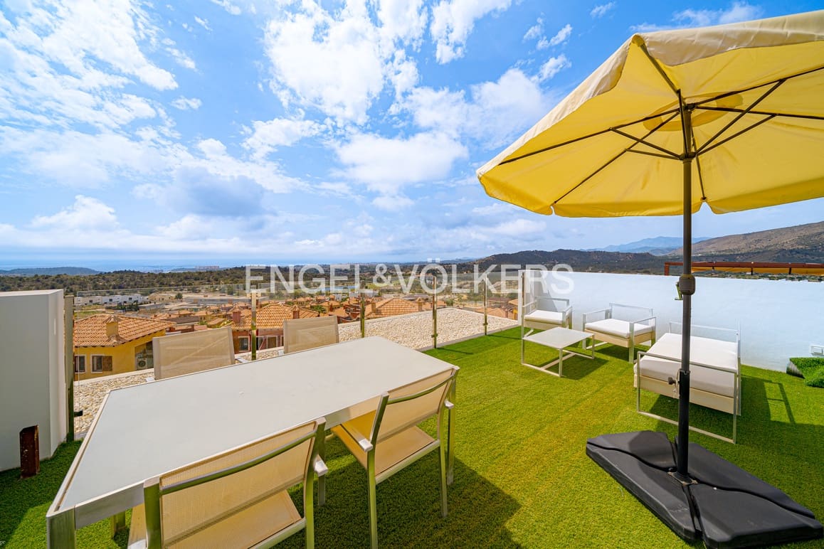 3 soveværelse Villa til salg i Finestrat med swimmingpool garage - € 625.000 (Ref: 9809825)