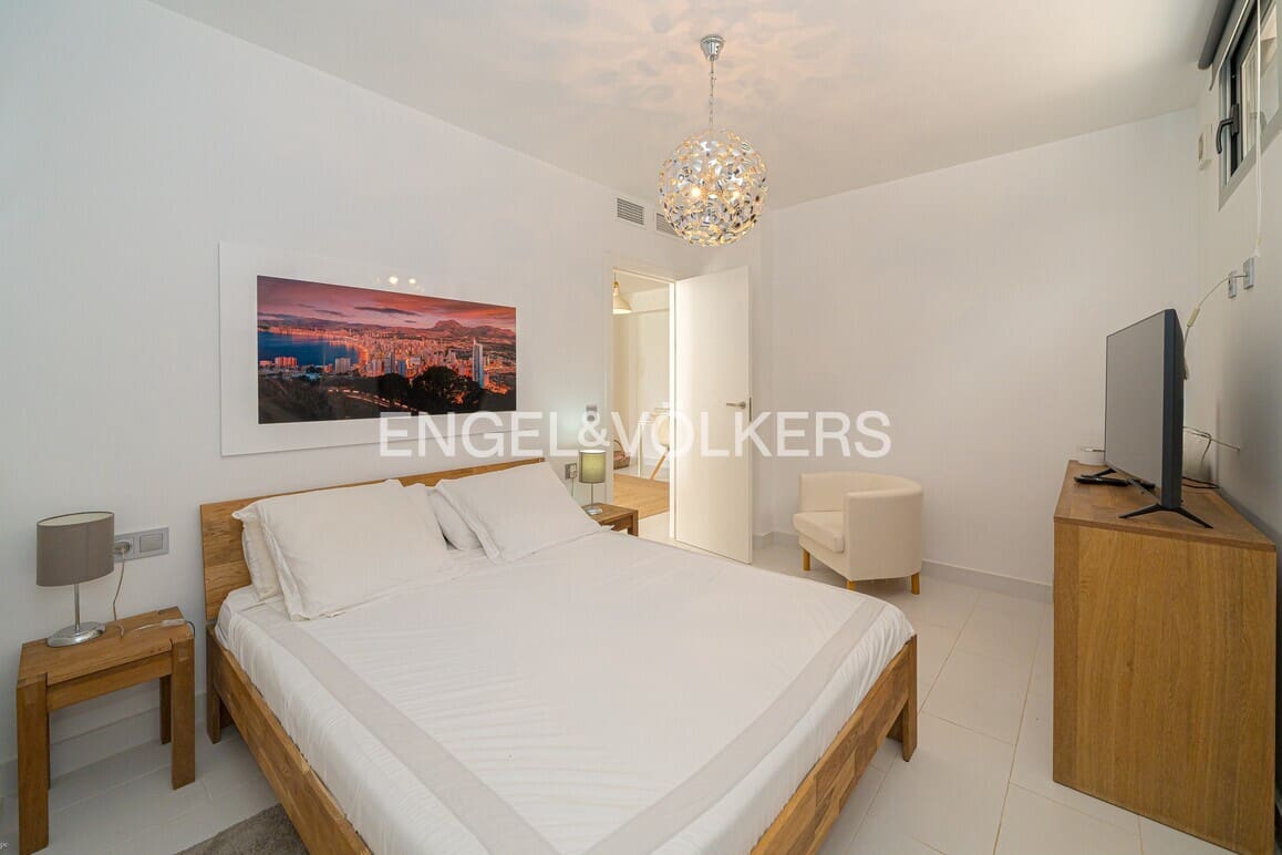 3 bedroom Villa for sale in Finestrat with pool garage - € 625,000 (Ref: 9809825)
