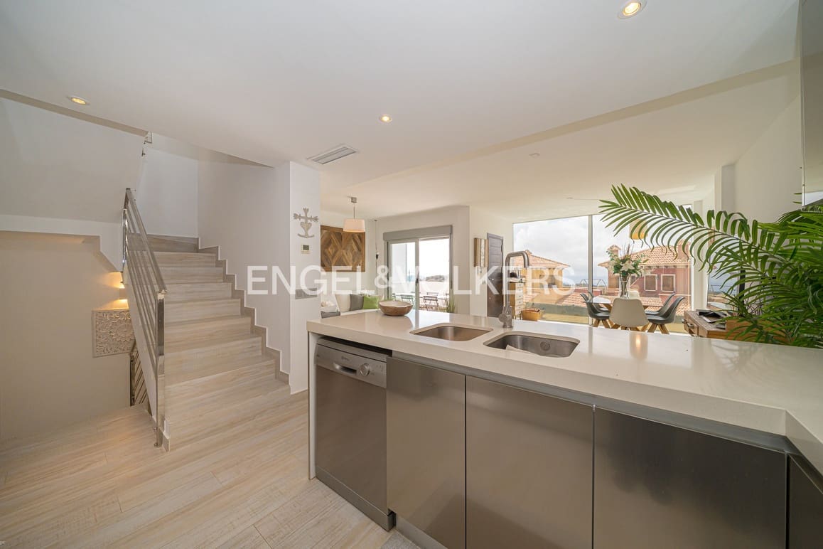 3 bedroom Villa for sale in Finestrat with pool garage - € 625,000 (Ref: 9809825)