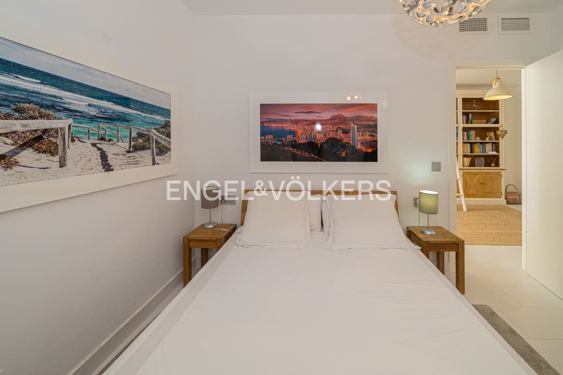 3 bedroom Villa for sale in Finestrat with pool garage - € 625,000 (Ref: 9809825)