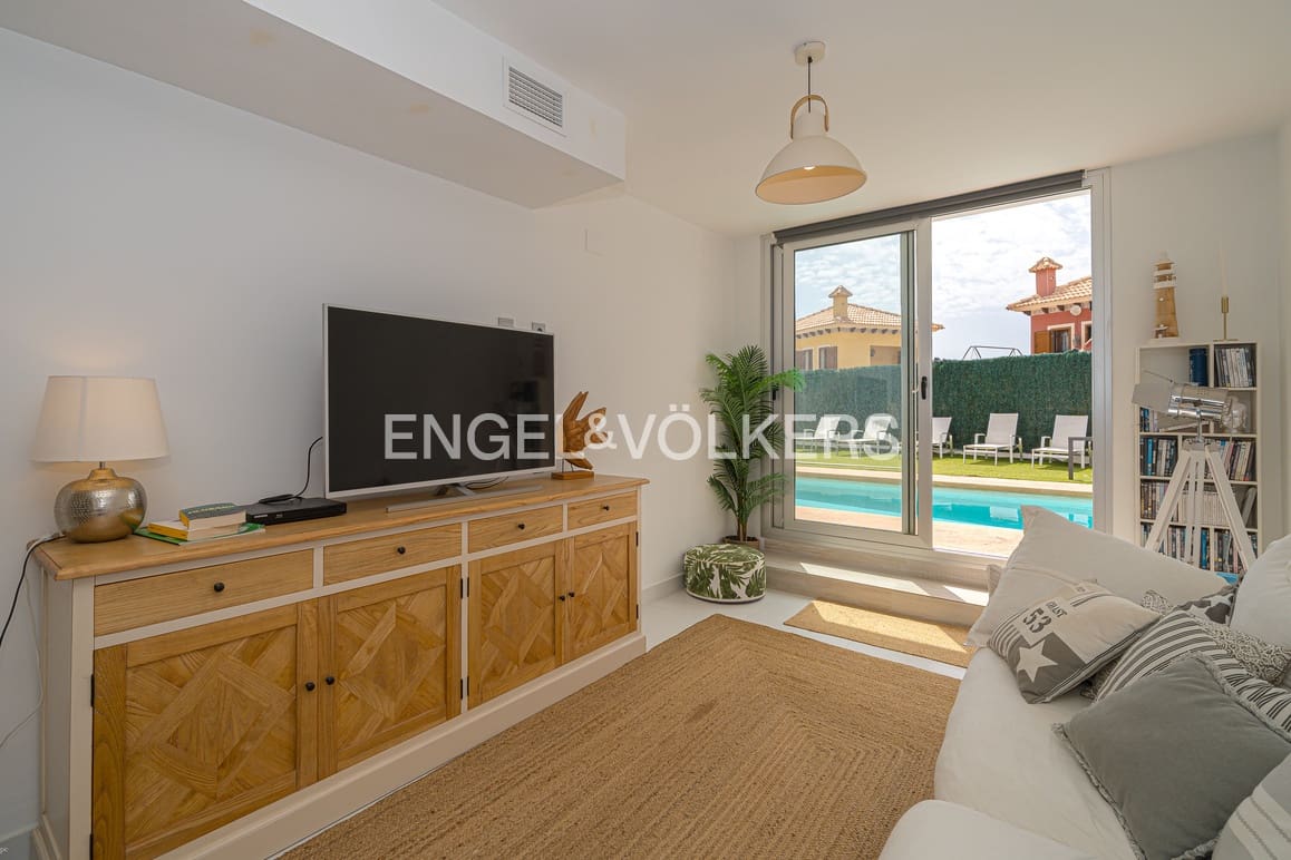 3 bedroom Villa for sale in Finestrat with pool garage - € 625,000 (Ref: 9809825)