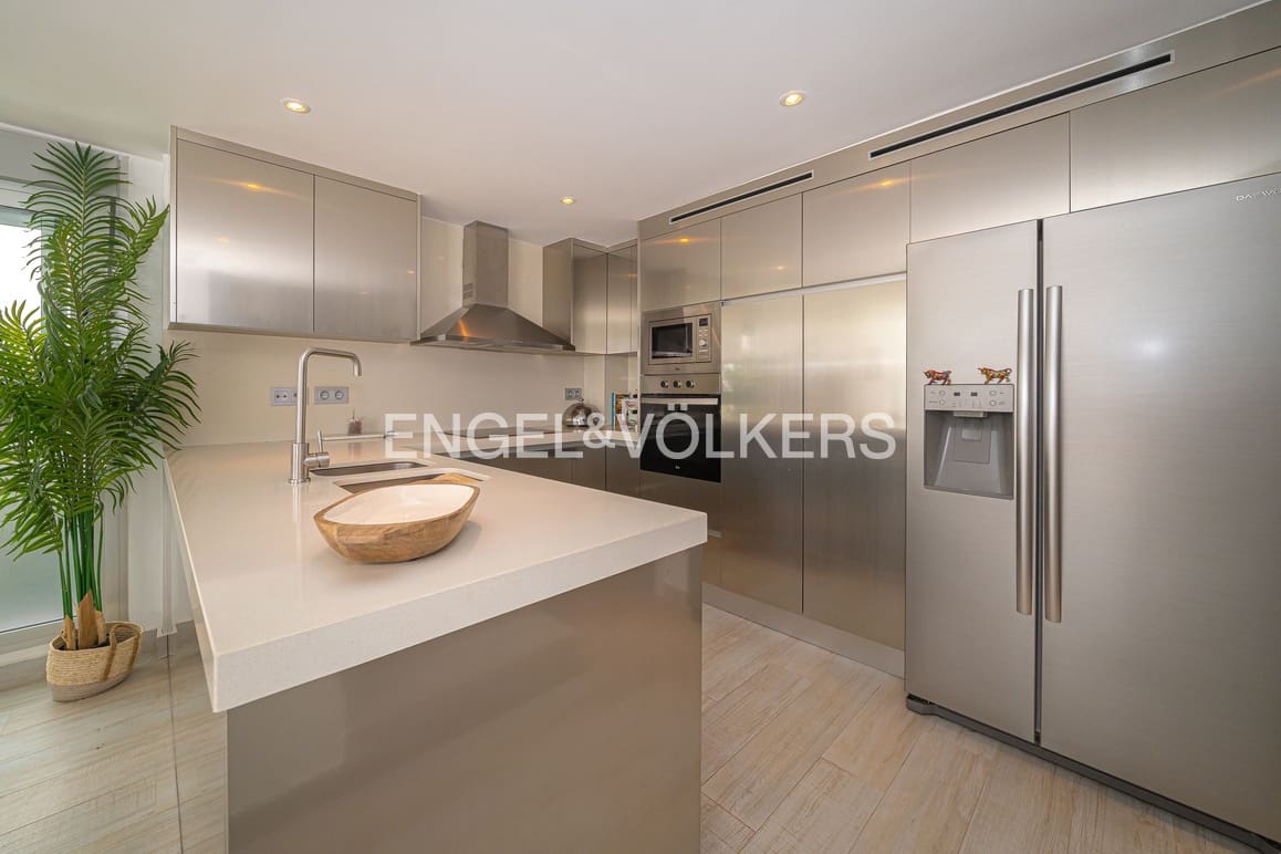 3 bedroom Villa for sale in Finestrat with pool garage - € 625,000 (Ref: 9809825)