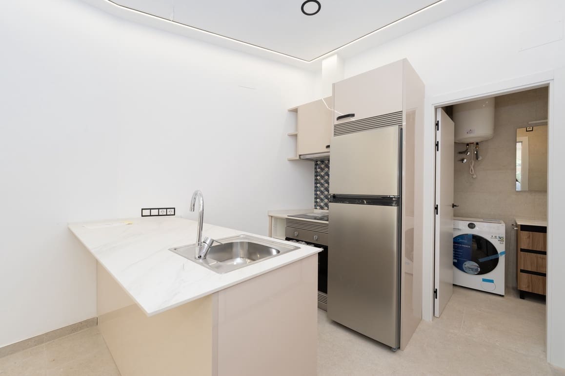 5 slaapkamer Appartement te koop in Benidorm - € 990.000 (Ref: 9830126)